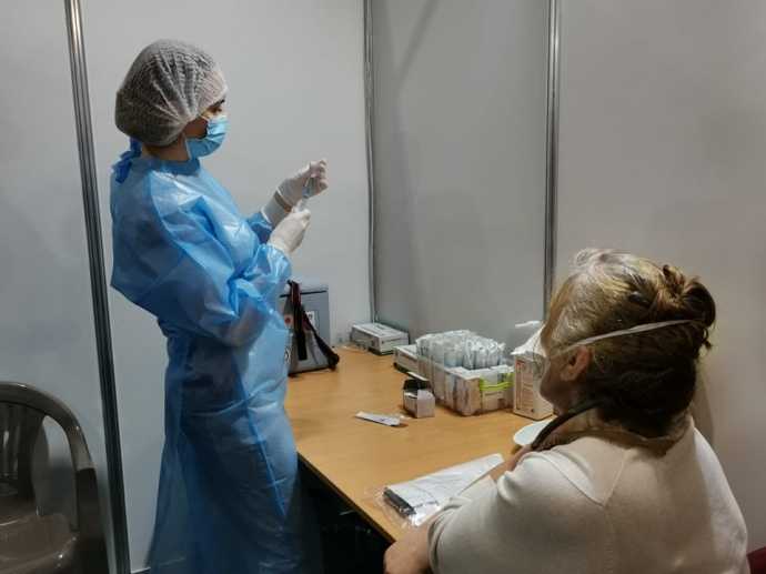 В МВЦ в Києві почали вакцинувати записаних через Дію