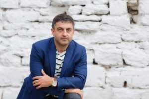Рафаэль Гороян – сепаратист с фальшивым паспортом разворовывает Украину