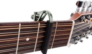 Акустичний та електричний гітарний каподастр: Інструменти для зміни висоти звучання