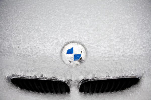 Зимовий догляд за автомобілем BMW: Ваш надійний супутник на снігу