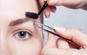 Як знайти клієнтів на брови через Google: що реально шукають люди і як під це підлаштуватися